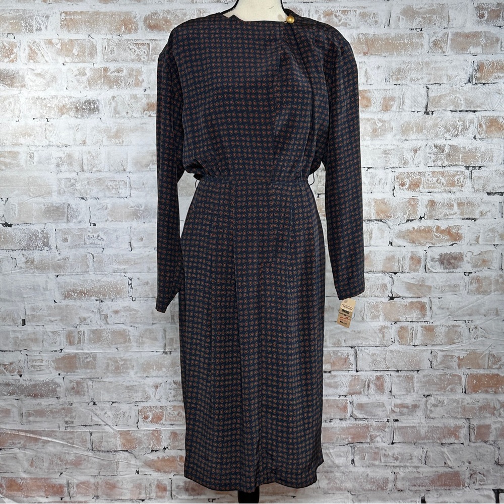 Vintage 1990s Teardrop Paisley Print Elastic Waist Long Sleeve Midi Shift Dress